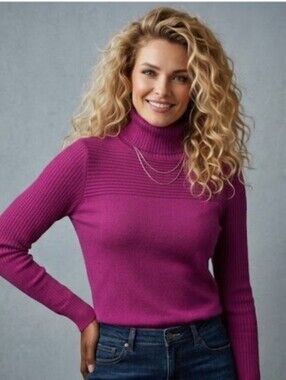 "DAISY FUENTES " (S) Misses Beautiful Color Purple Sweater